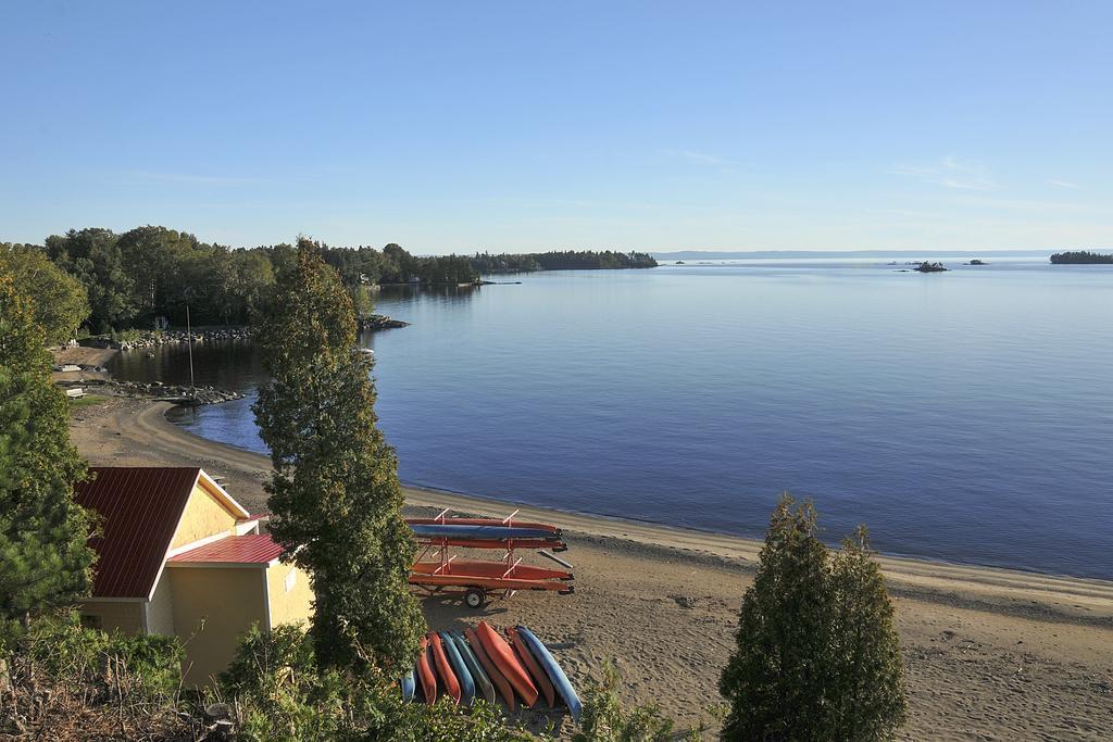 Auberge Des Iles Saint-Gédéon Exteriör bild