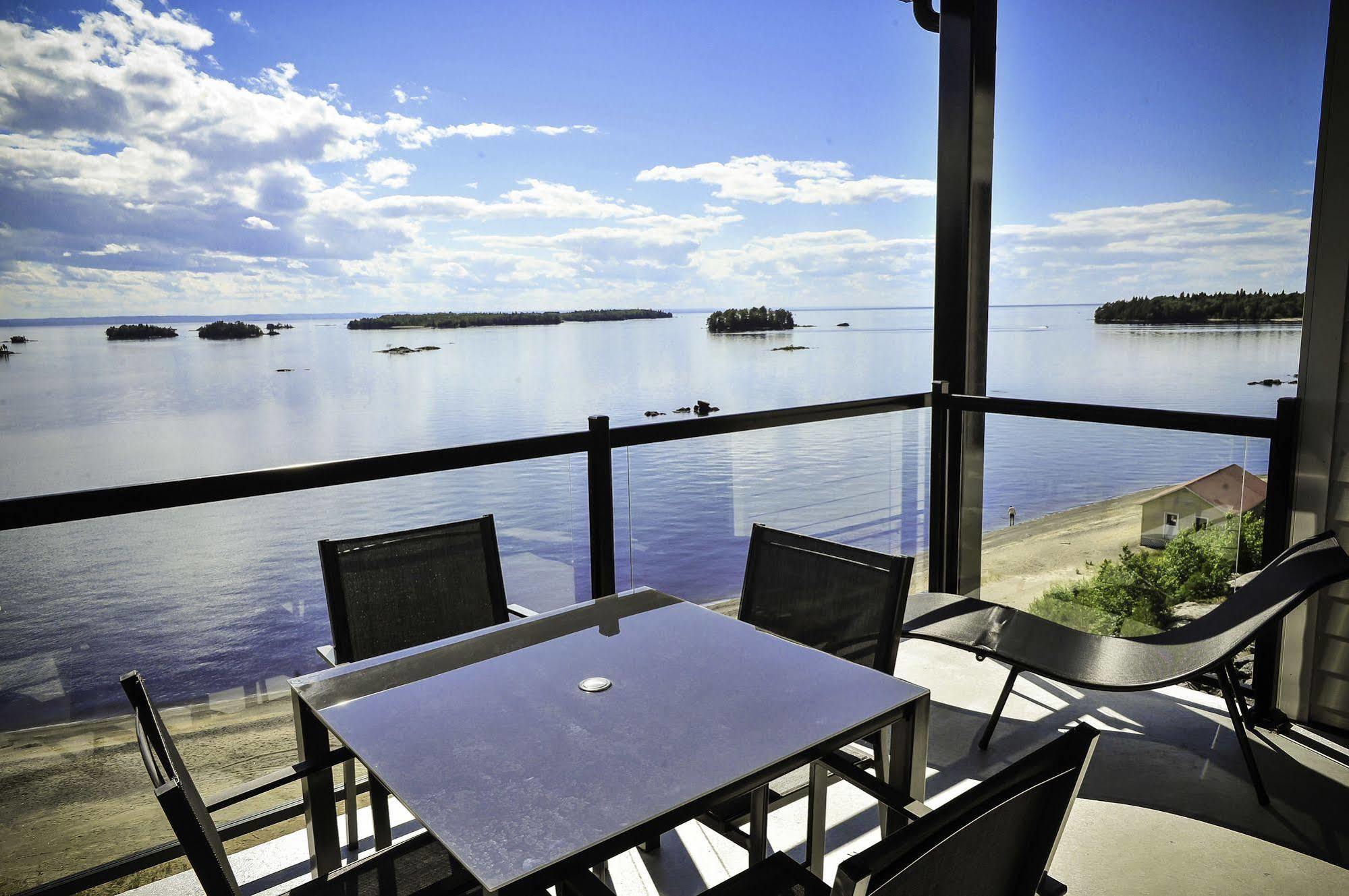 Auberge Des Iles Saint-Gédéon Exteriör bild